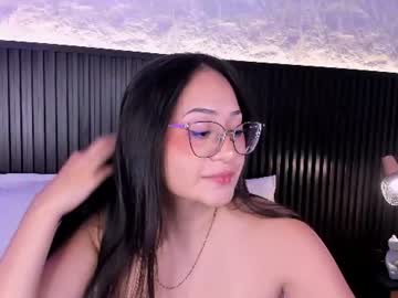 emma_white_01