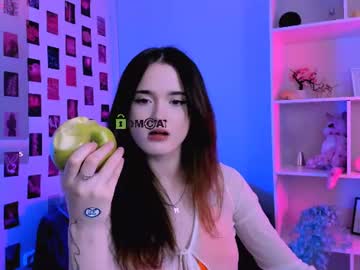 liana_kisses