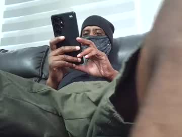 maskedhunkcum