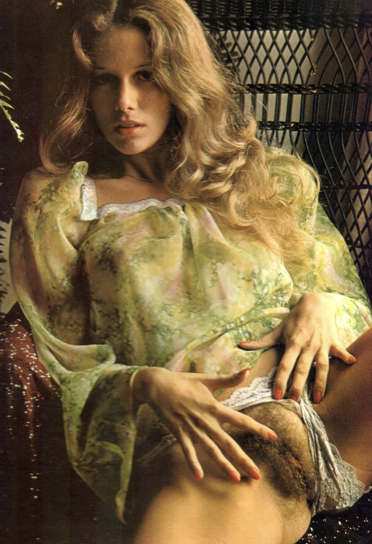 Vintage Magazine Pictorial 5 - sexy hairy pussy — 38