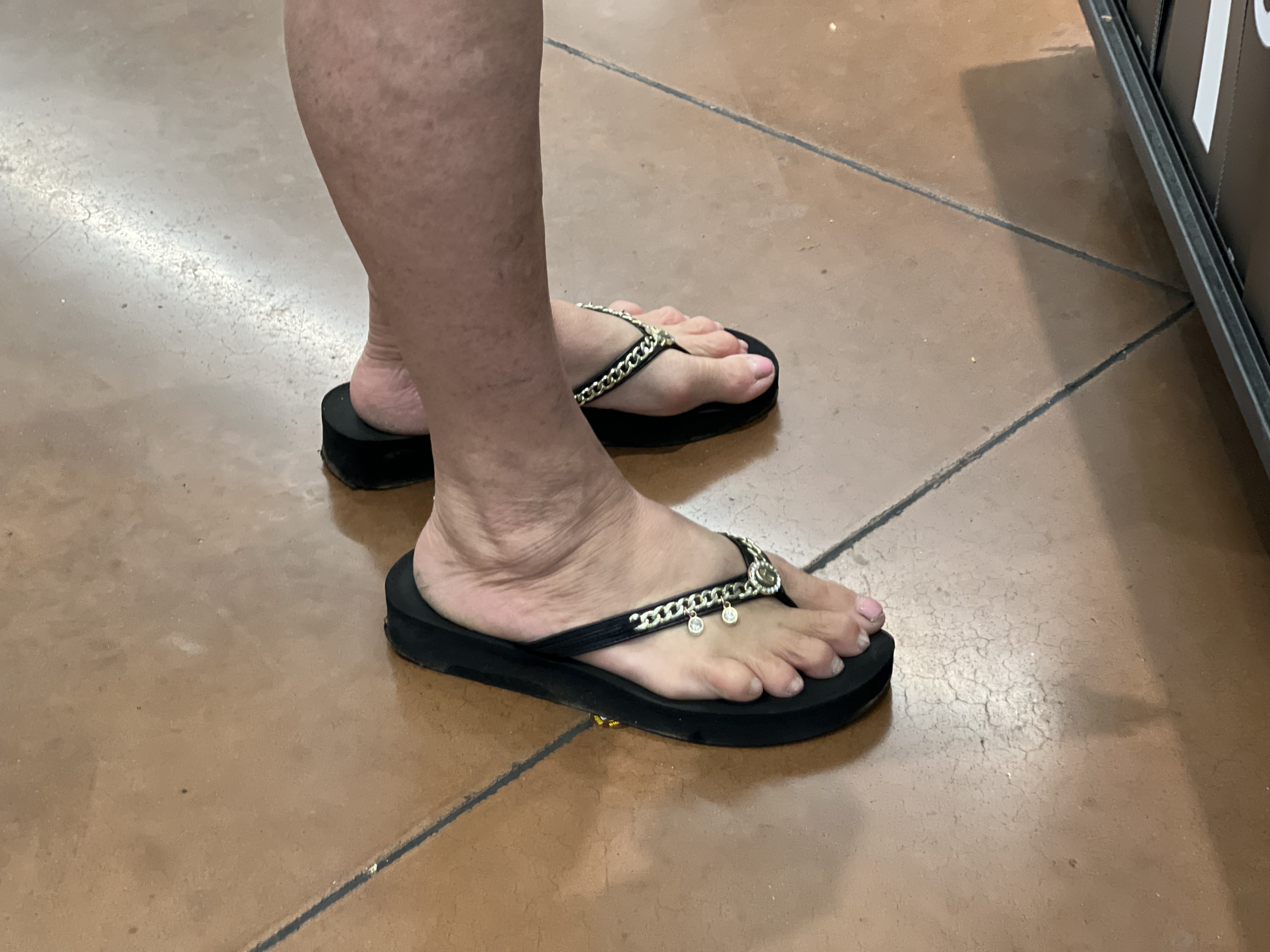 Gilf and milf feet at supermarket — 15
