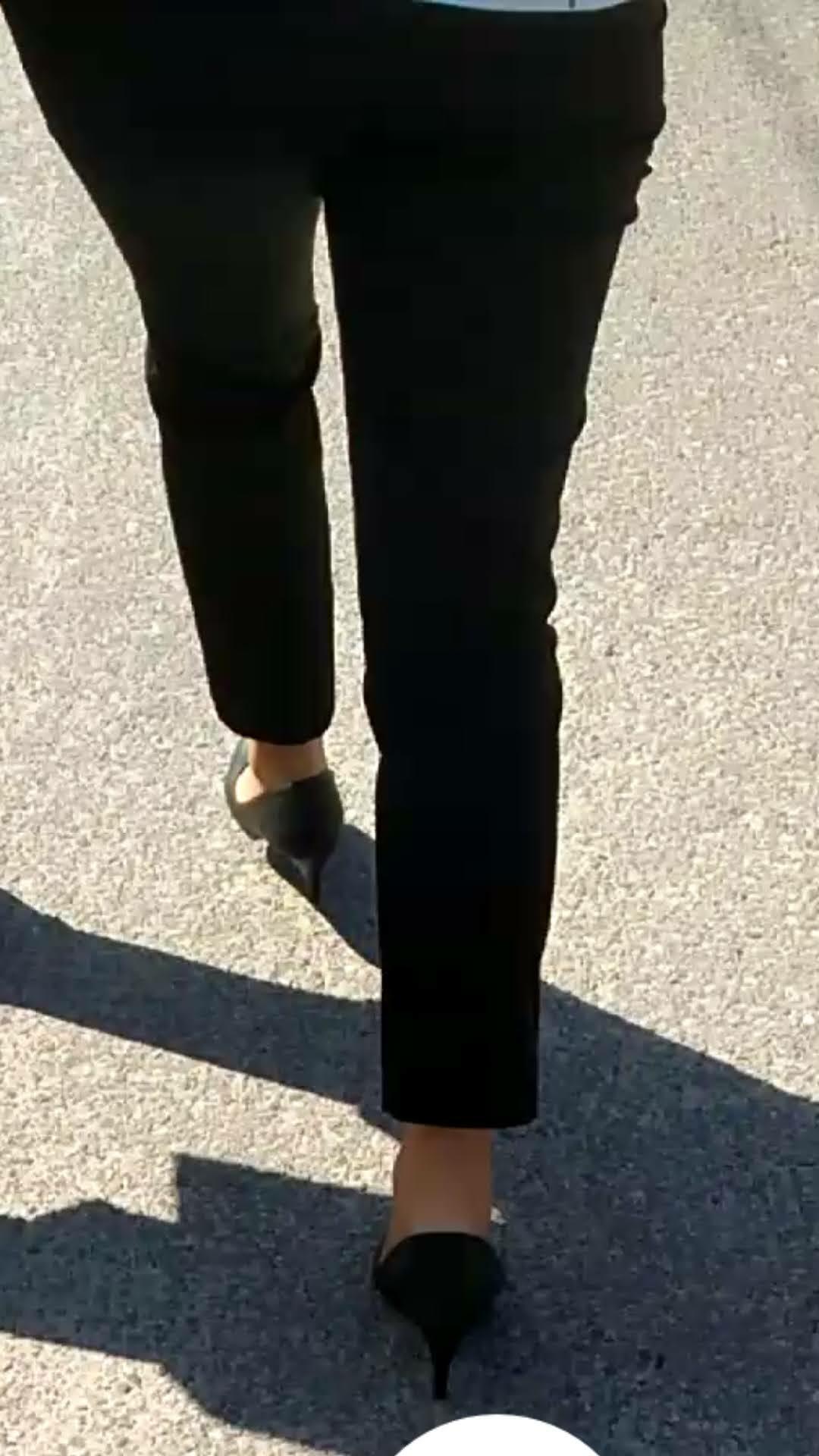 Sexy friends mom vpl cameltoe and upskirt compil — 17