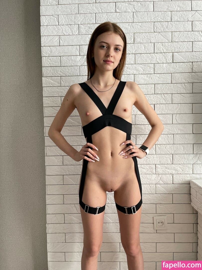 Bottomless Shaved Brunette Small Tits European — 9