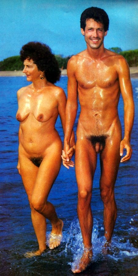 Naked couples posing — 20