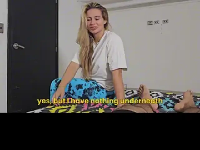 La mejor amiga de mi madrastra me seduce cuando ella no esta- sub ingles